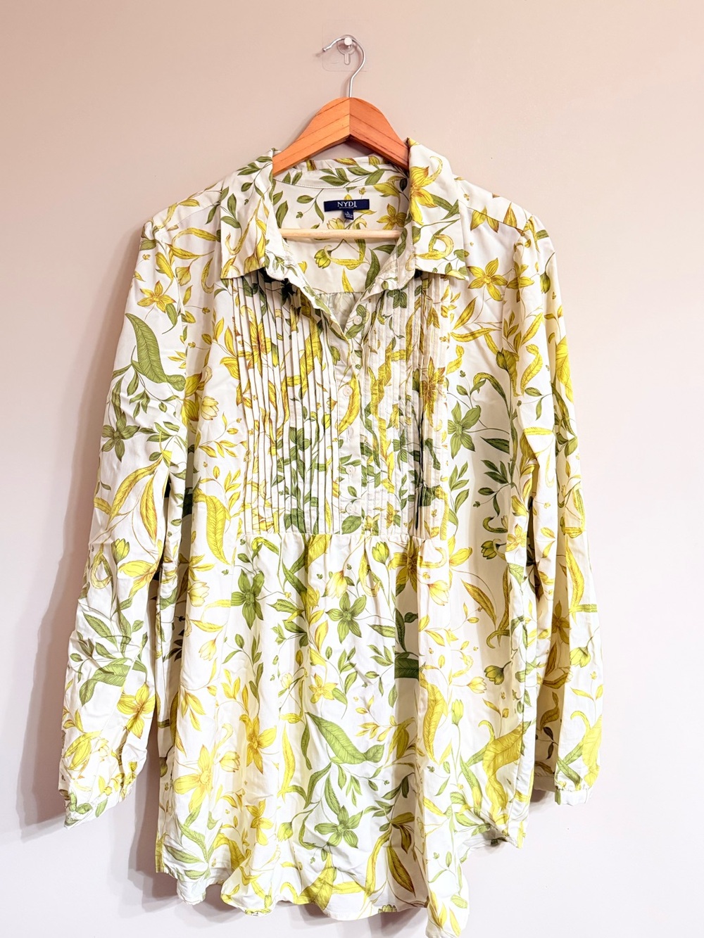 NYDJ Floral Pintuck Button-Front Shirt Yellow & Green Print Winery Festive